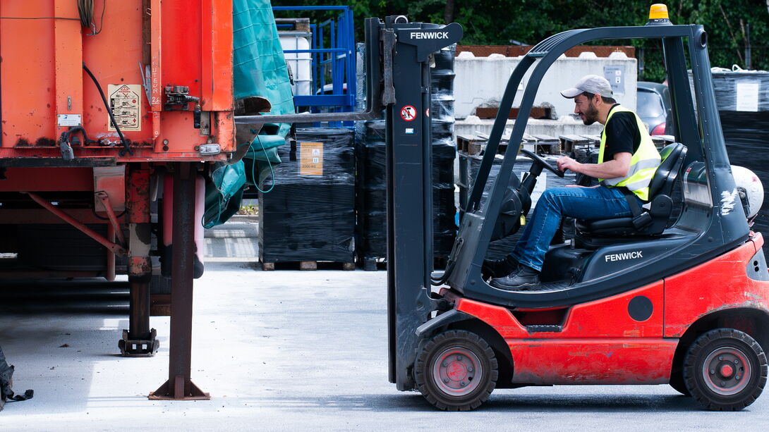 Salarié en formation en logistique